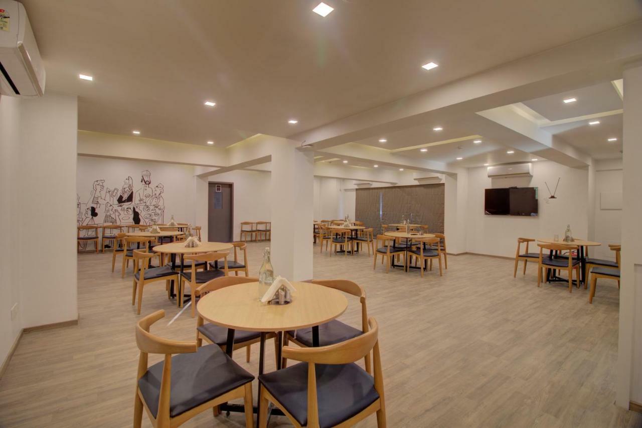 Townhouse Oak Kopar Khairane Navi Mumbai Formerly Ivy Hotel Exteriér fotografie