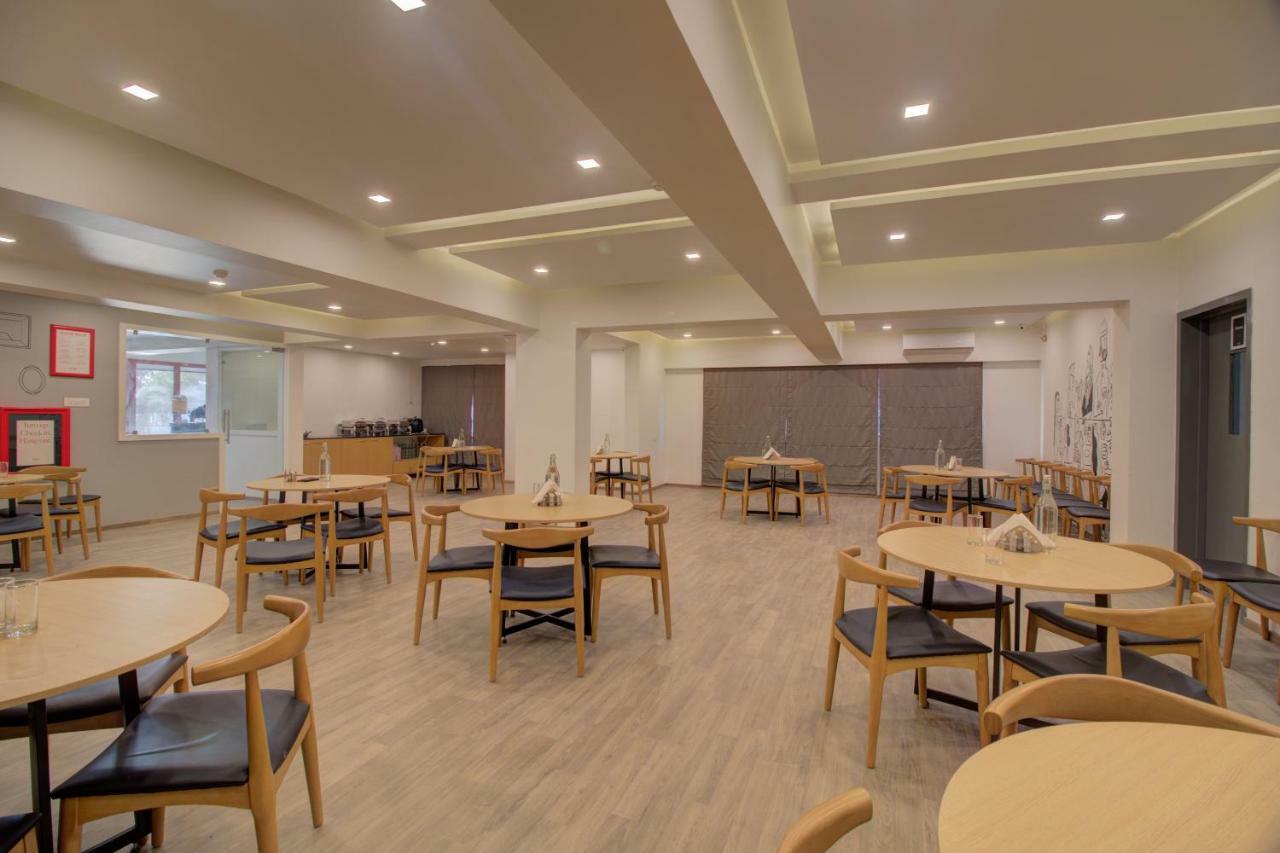Townhouse Oak Kopar Khairane Navi Mumbai Formerly Ivy Hotel Exteriér fotografie